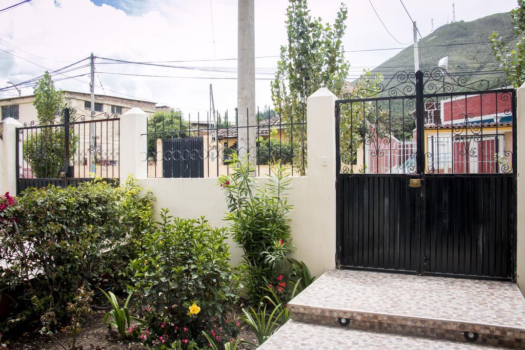 Hostal Santa Rosa Caraz Екстер'єр фото